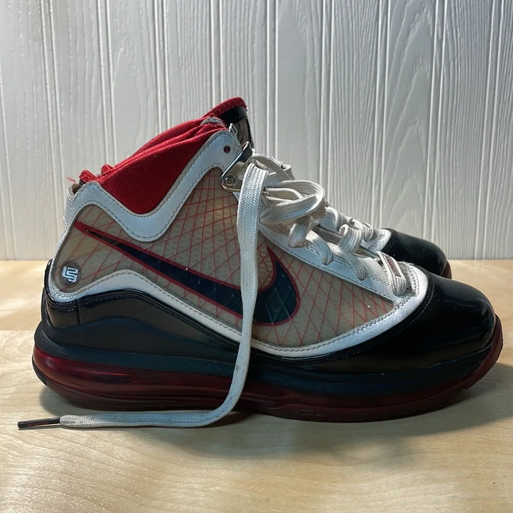 2009 Nike Air Max LeBron James VII Sneakers - White/Black/Varsity Red
